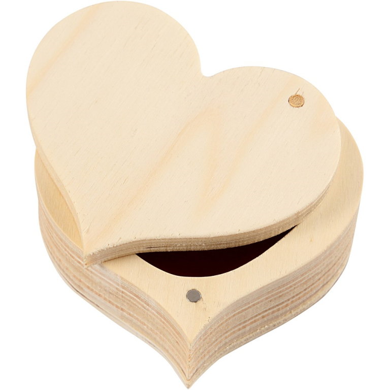CC Wooden Heart Box w: 9 cm h: 4 cm