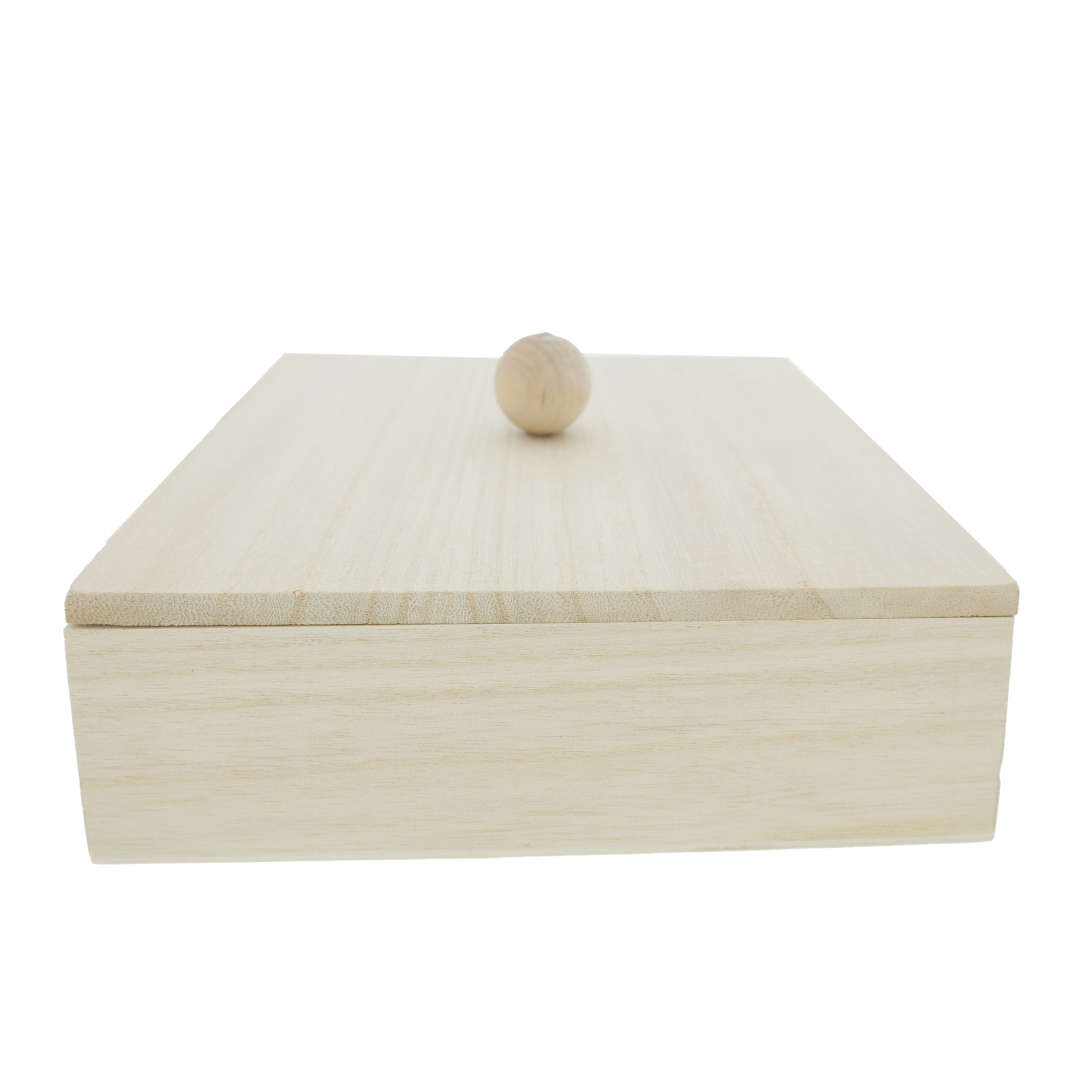 Viereckige Kiste mit losem Deckel 18x18x5,5 cm